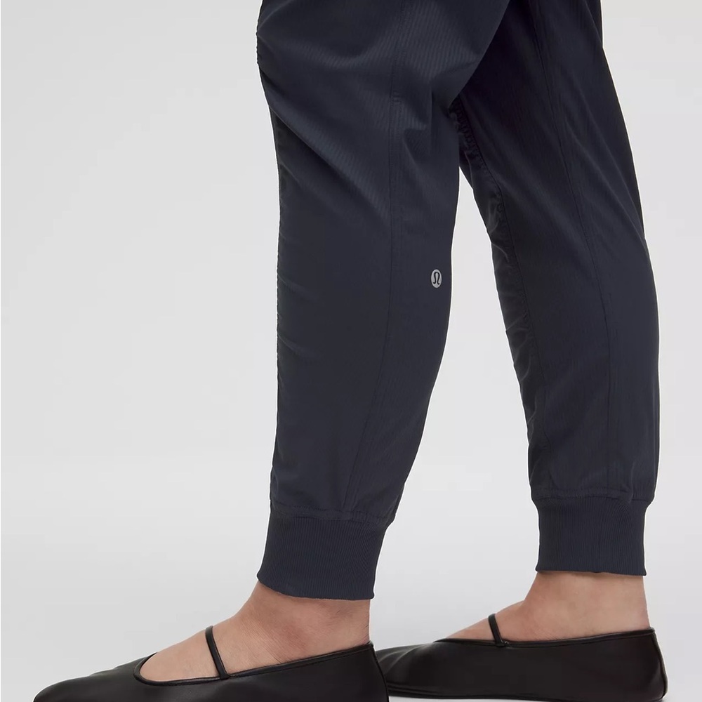 NWOT Lululemon Athletica Navy Dance Studio Mid-Rise Jogger - Picture 2 of 6